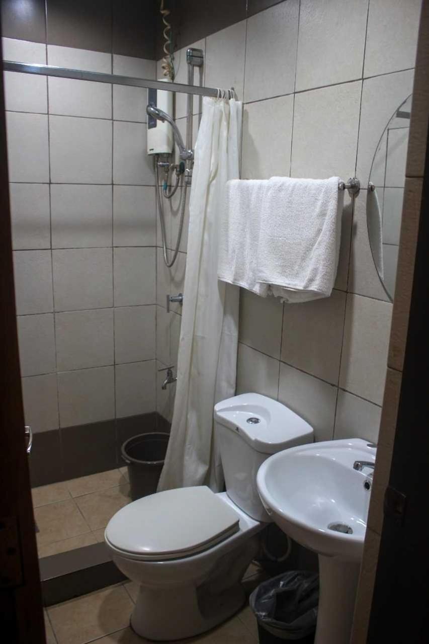 Oyo 1011 First Hotel 마닐라 외부 사진