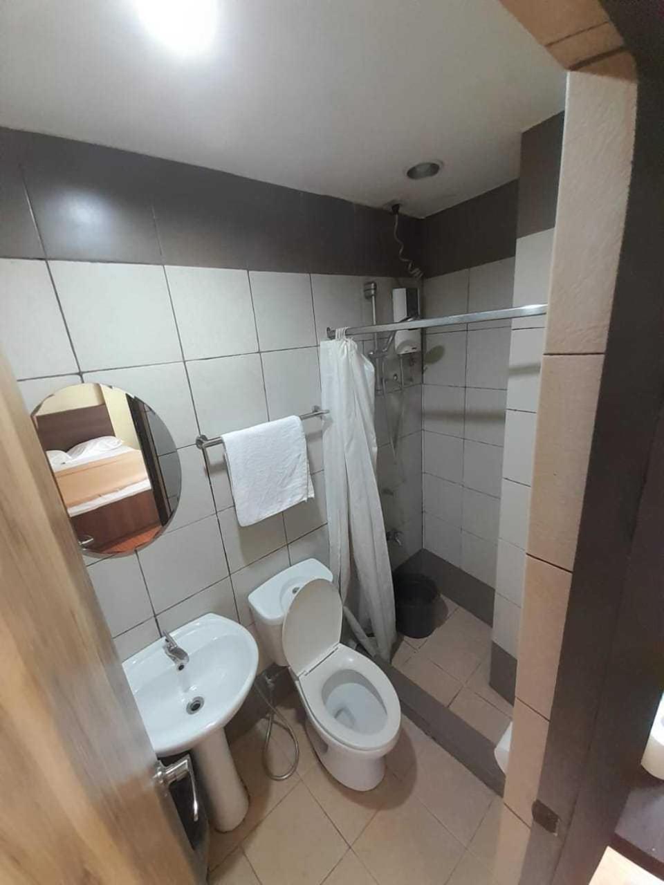 Oyo 1011 First Hotel 마닐라 외부 사진