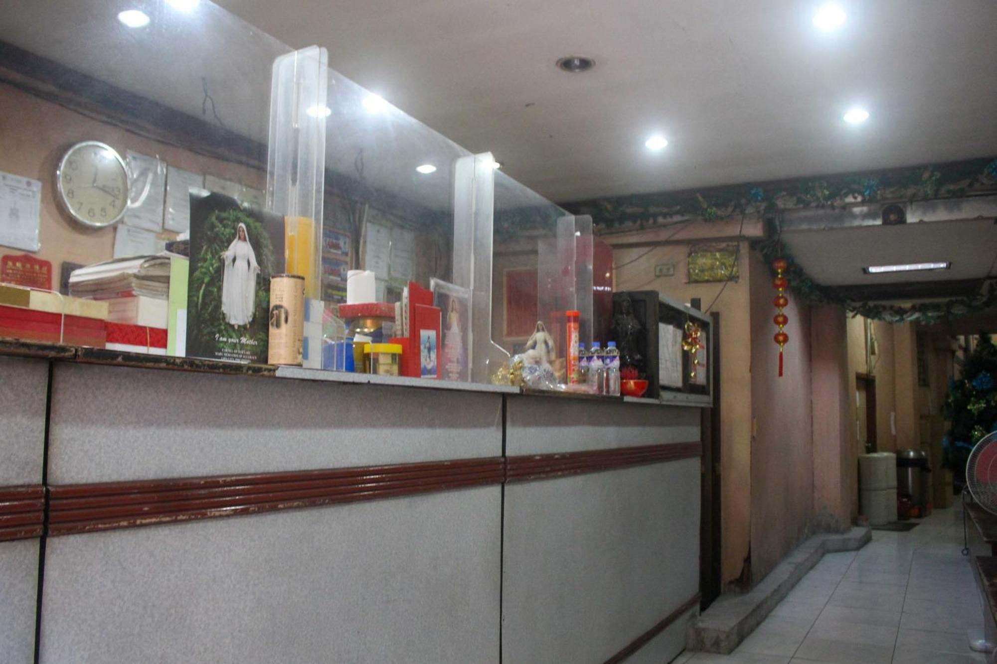 Oyo 1011 First Hotel 마닐라 외부 사진